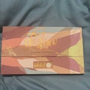 Destino Eyeshadow Palette - Multicolor
